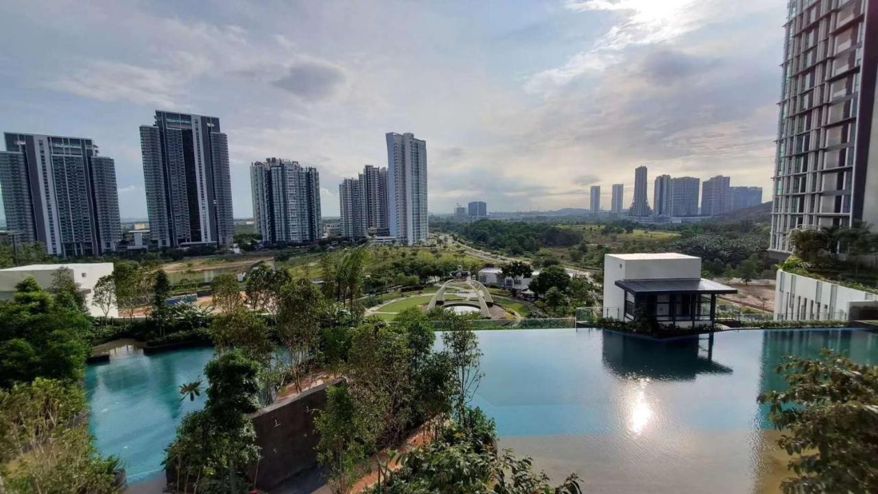 The Elysia Suites Nusajaya  Esterno foto