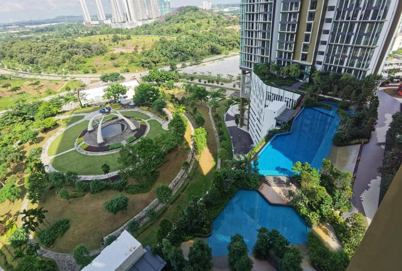 The Elysia Suites Nusajaya  Esterno foto